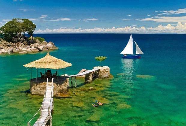 Kaya-Mawa-Resort-Lake-Malawi-Africa-620x420.jpg
