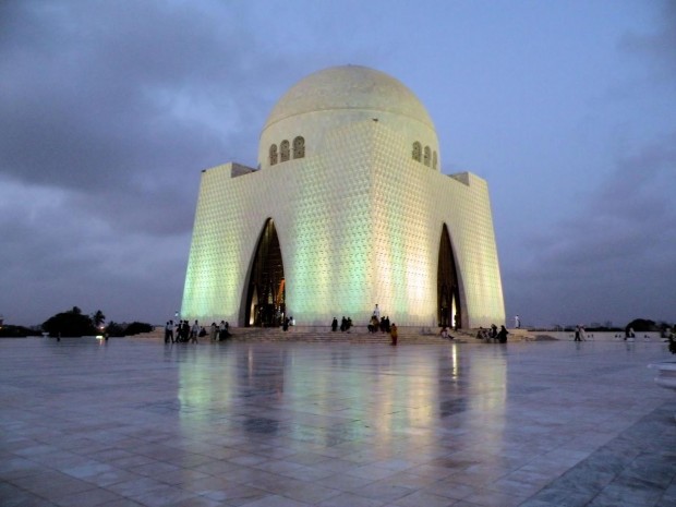 10 Wonderful Buildings in Pakistan & India