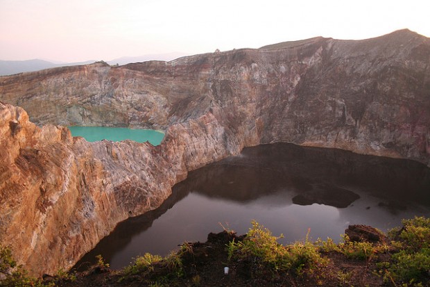 Kelimutu Lakes   Worlds Surreal Lakes