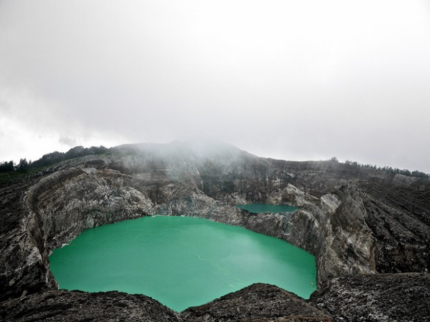 Kelimutu Lakes   Worlds Surreal Lakes