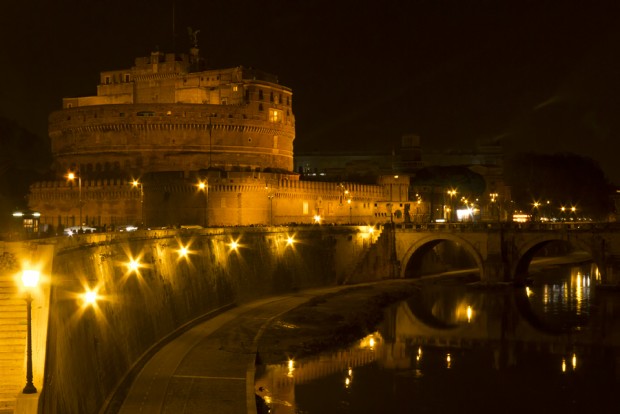 caster, castle and Tiber at night_credits_Giuseppe Moscato