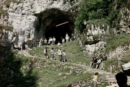  Movile Cave, Romania 