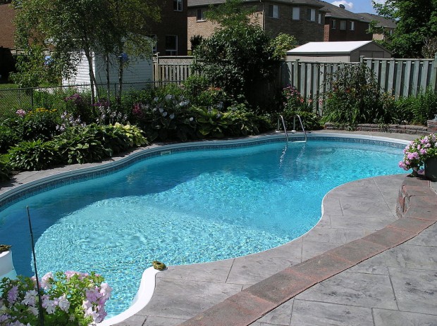 1024px-Backyard Pool 