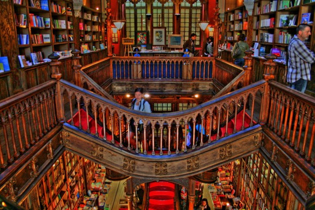 Livraria Lello - interesting bookshop (4)