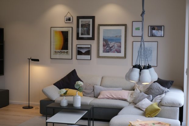 10 Tricks to Make Your Living Room Look Bigger