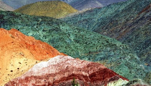 Hill-of-Seven-Colors-1-620x352 5 Places You Must Visit in Argentina