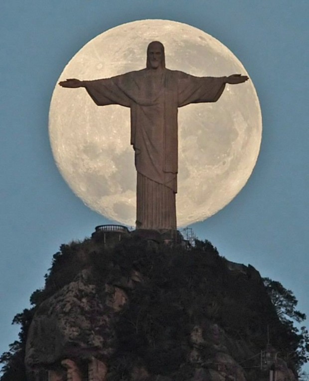 Christ the Redeemer (statue) - Rio de Janeiro, Brazil