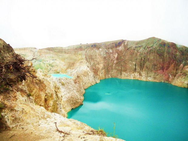 Mysterious Colored Volcanic Crater Lakes in Indonesia (Kelimutu Colored Lakes)