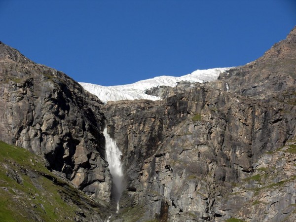 gietro-cascade-falls 104 World’s Most Famous And Amazing Waterfalls - part 1