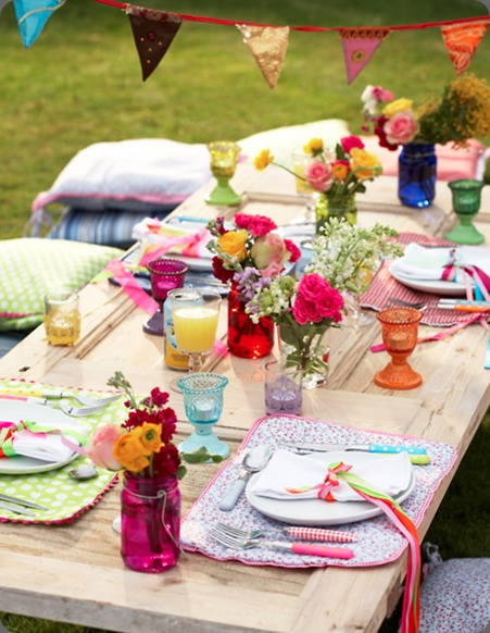tumblr_lopt3uiq4y1qzvsqto1_500-tiny-2 20 Beautiful Table Settings for Any Party