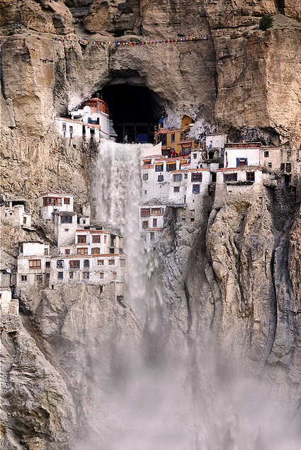 10 Spectacular Places Which Will Get You Out of an Ordinary Life
