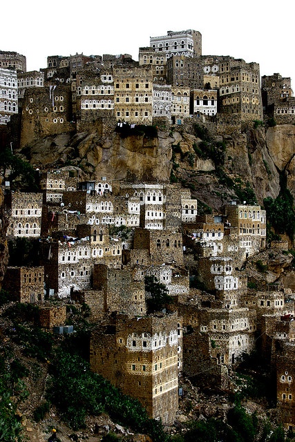10 Incredible Cities On The Edge Of Cliff