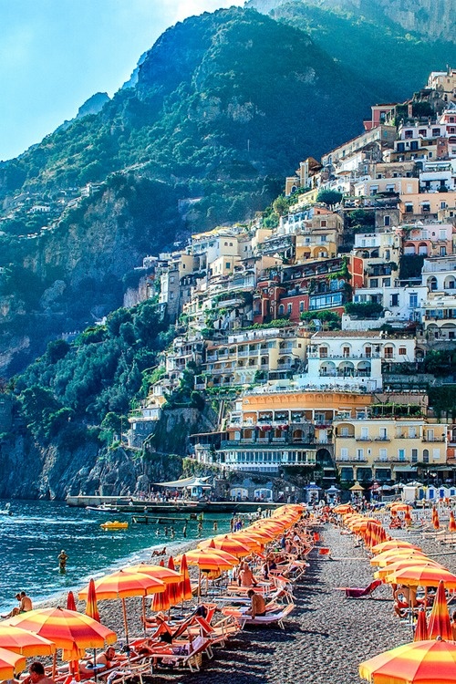 10 Incredible Cities On The Edge Of Cliff