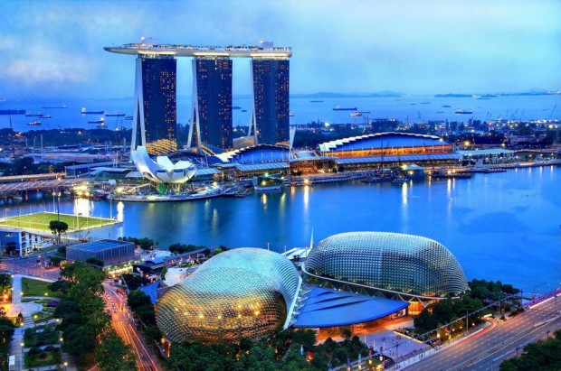 Singapore-skyline-The-Iconic-Floating-Cruiser-620x411 11 Beauteous Places Only For Your Eyes