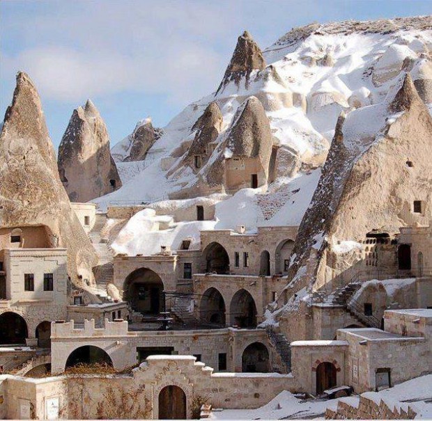 Turkey-Göreme-Fairy-Chimney-Hotel2-620x605 16 Incredible Places That Could be Found Around the World