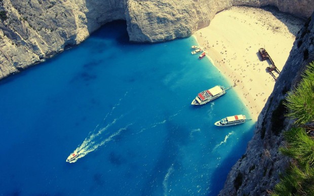Top 14 Incredibly Stunning Beaches You Should Visit Before You Die