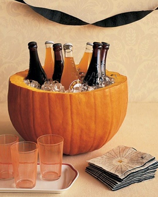 Pumpkin-Ice-Holder 15 DIY Ideas for Theming Your Home in the Spirit of Autumn