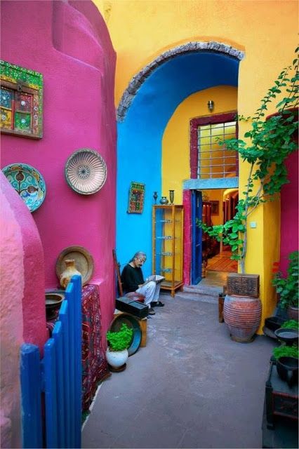 Santorini-Greece. 11 Photos of an Amazing Colorful Collection