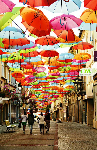 The-umbrellas-of-Agueda-Portugal 11 Photos of an Amazing Colorful Collection