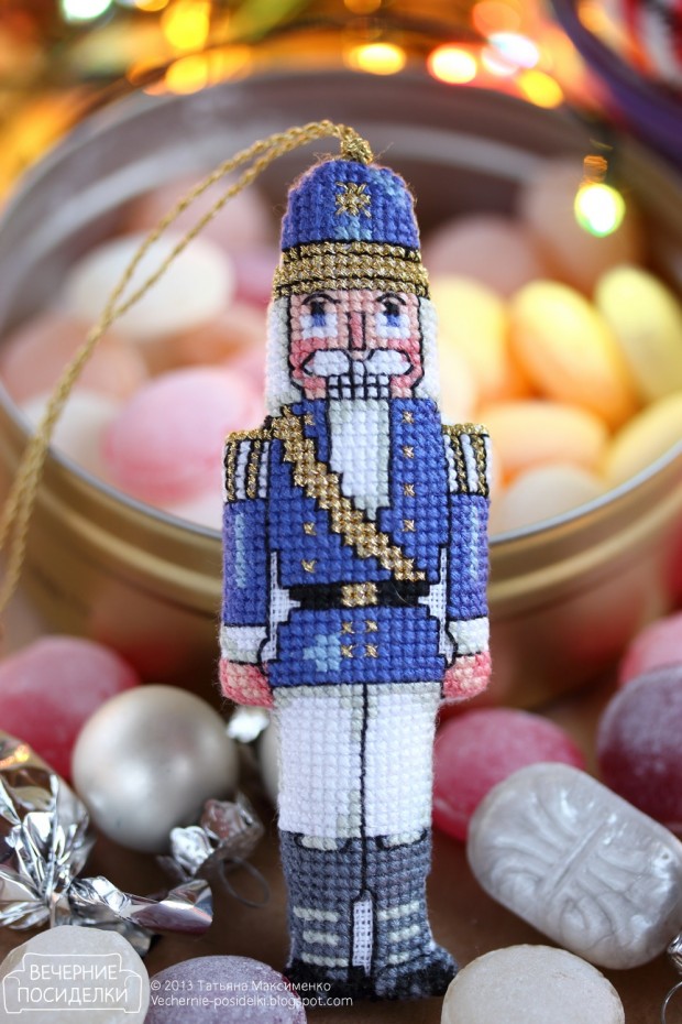 Nutcracker29-1-620x930 15 DIY Christmas Ornaments Made by Grandma Fabric