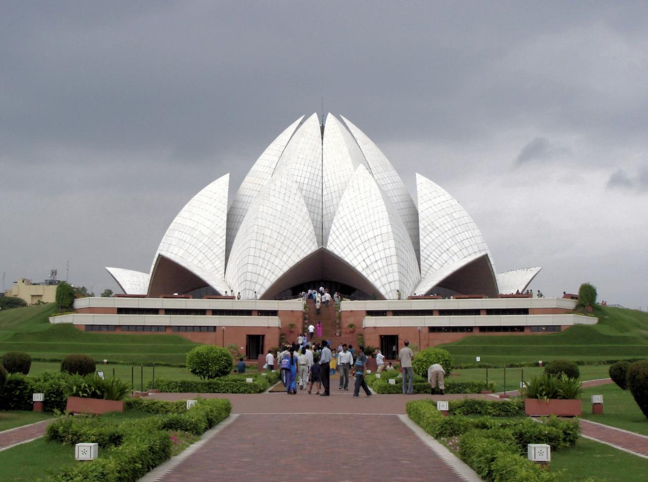 10 Wonderful Buildings in Pakistan & India