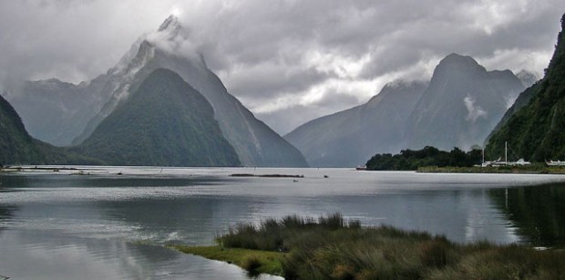 Milford-Sound-Lodge-620x307 10 Amazing Photos Of Astonishing Places