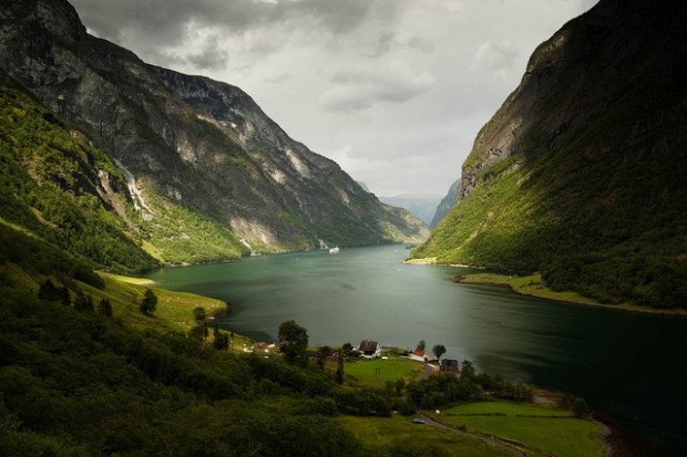 Sognefjord-Norway-620x413 10 Most Amiable Lakes in Europe