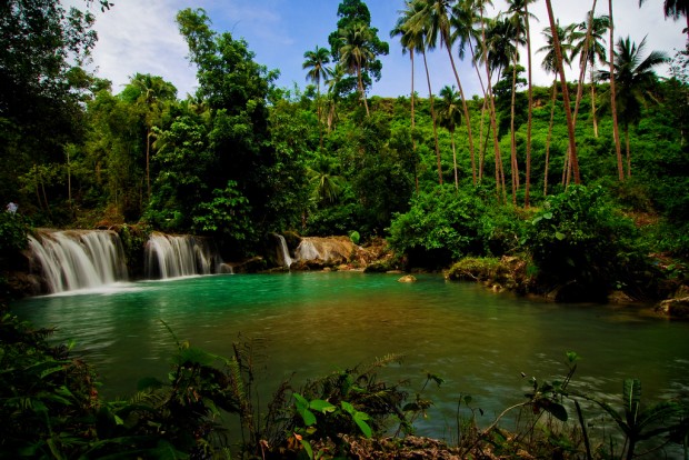 Cambugahay-Falls-620x414 10 Reasons Why You Should Visit Philippines in Photos