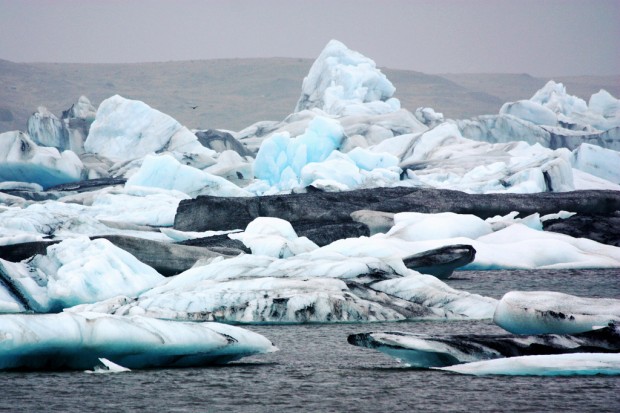 Jökulsárlón-glacial-lagoon-620x413 10 Amazing Places For Visiting in Iceland
