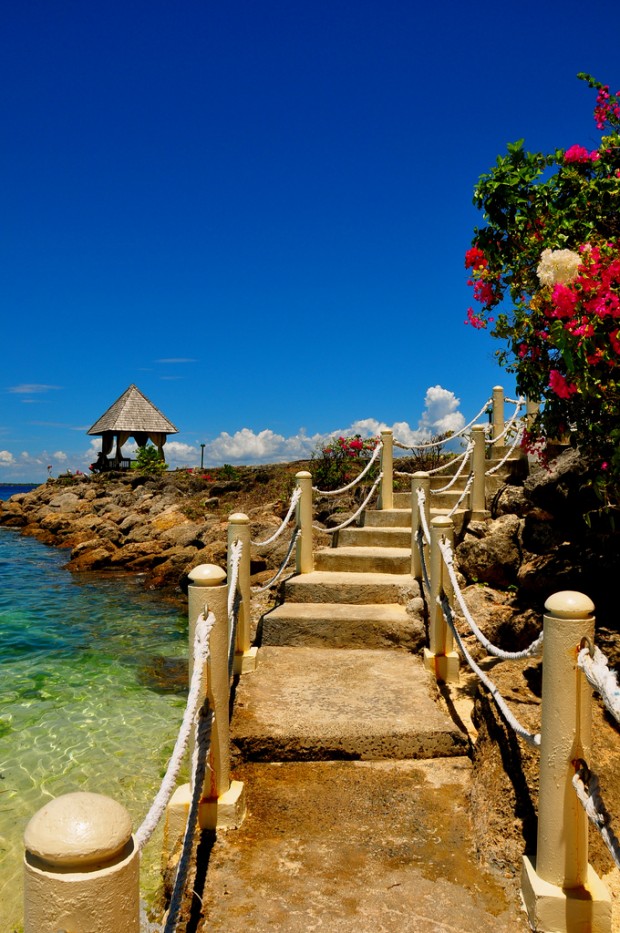 Shangri-la-Mactan-Cebu-Philippines-620x933 10 Reasons Why You Should Visit Philippines in Photos
