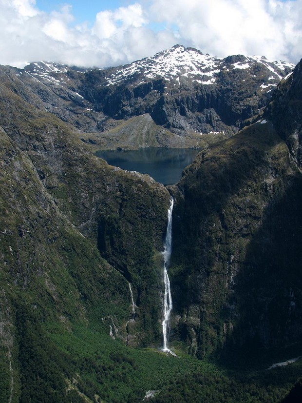 104 World’s Most Famous And Amazing Waterfalls – part 4