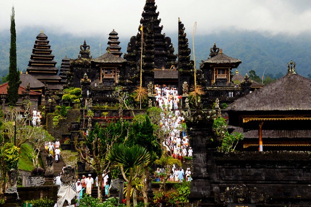 Mother-Temple-of-Besakih-620x414 10 Incredible Scenes from Bali