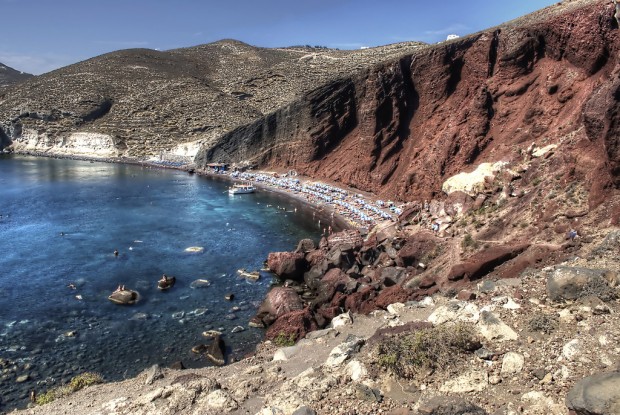 Red-Beach-in-Santorini-Greece-620x415 6 Of The Most Beautiful Beaches In Greece