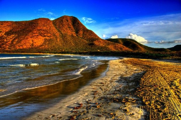 Beach-at-St-Kitts-620x412 Saint Kitts - 9 Scenes of Ocean, Mountain and Rainforest