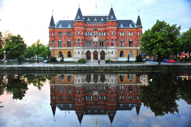 Beautiful-building-in-Örebro-620x412 Meet Sweden Through 8 Pictures