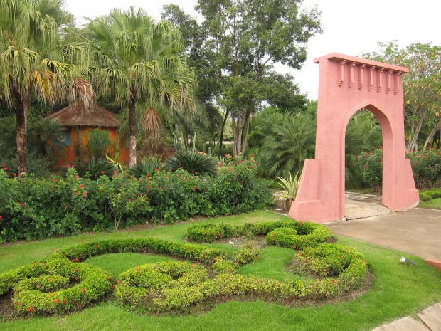Royal-Flora-Ratchaphruek-Chiang-Mai-Thailand-620x465 10 Inspirational Botanic Gardens