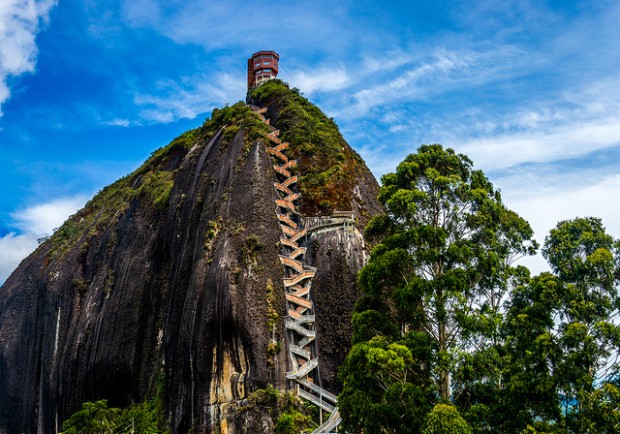 El penjon de Guatape - Safe Climbing To a Height of 650 meters