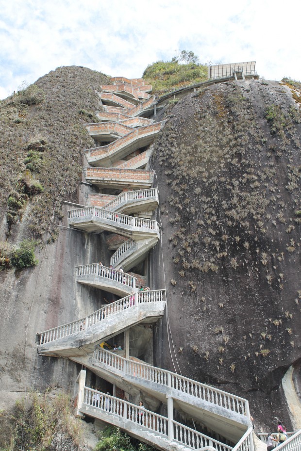 El penjon de Guatape - Safe Climbing To a Height of 650 meters
