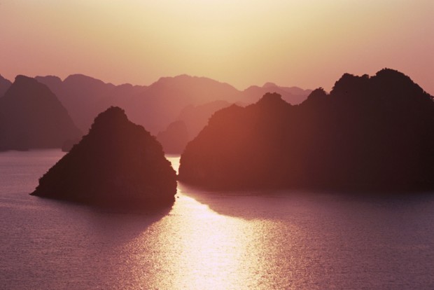 Top 5 Tips to Prepare For Halong Bay Luxury Cruise Holidays