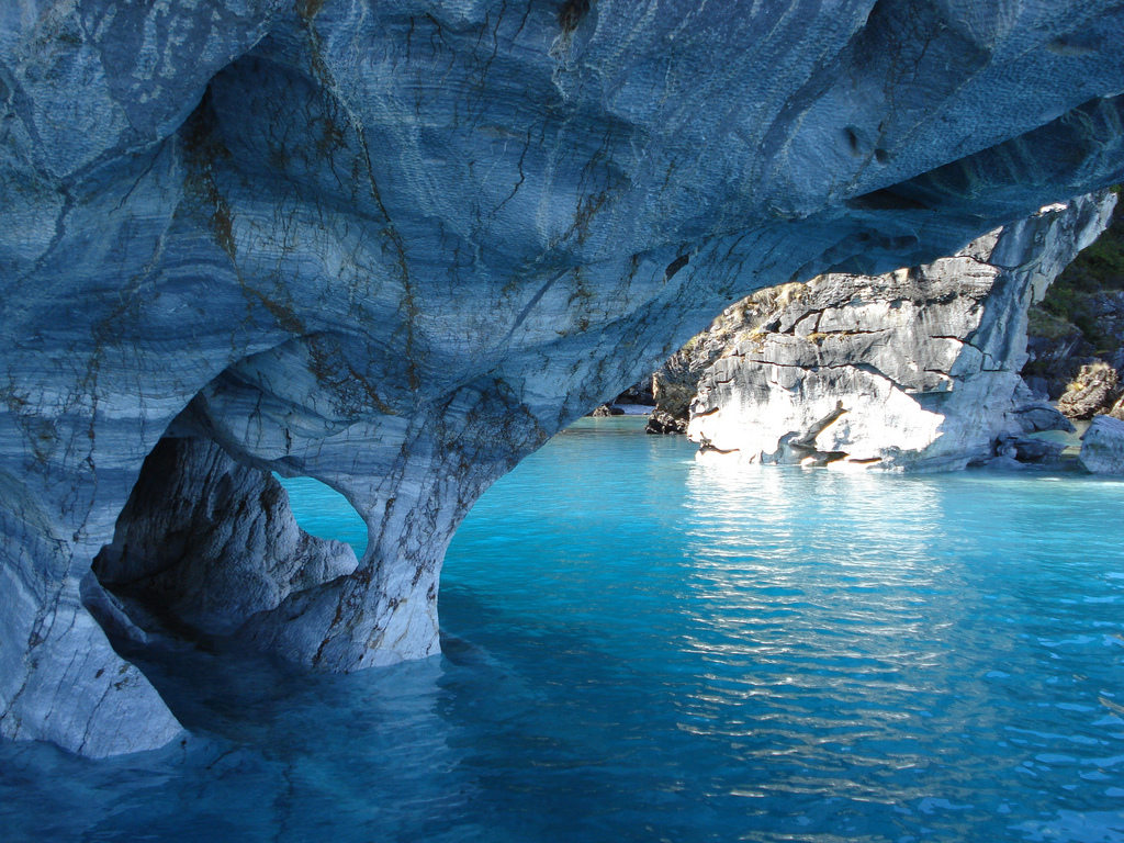 Неизведанные места. Озеро Хенераль Каррера. Озеро Буэнос Айрес Хенераль-Каррера. Мраморные пещеры Буэнос-Айрес. Мраморные пещеры Чиле-Чико, Чили.