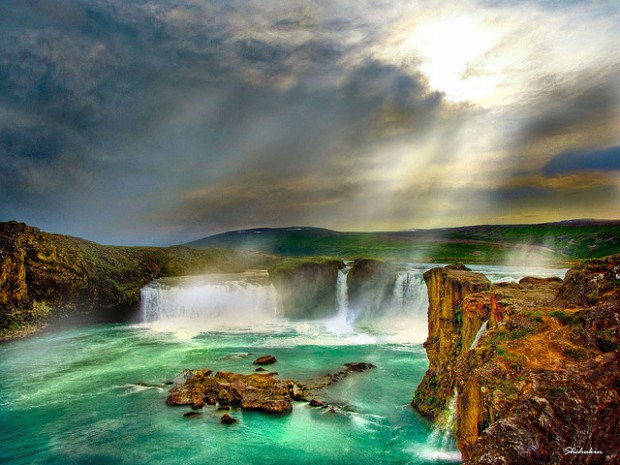 Goðafoss-Iceland-2-620x465 Meet Godafoss the Most Spectacular Waterfall in Iceland