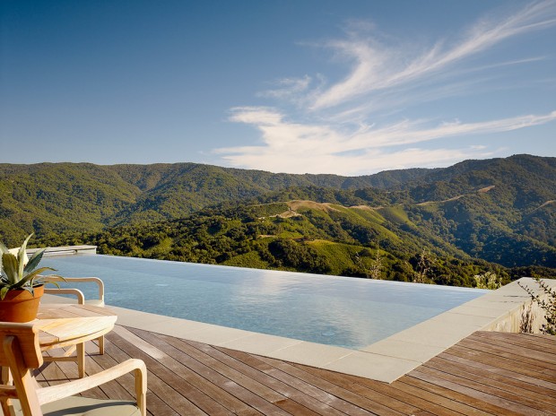 Would You Like to Swim in Those 10 Infinity Pools?