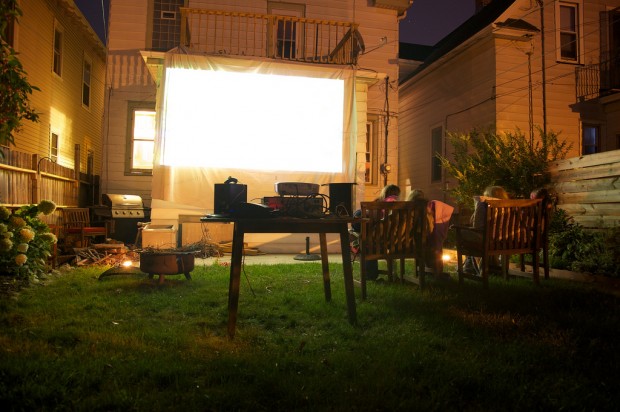How to Arrange the Best Outdoor Movie Projection