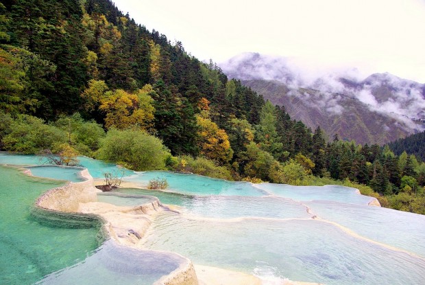 Take a Rest in Huanglong Hot Springs in Sichuan