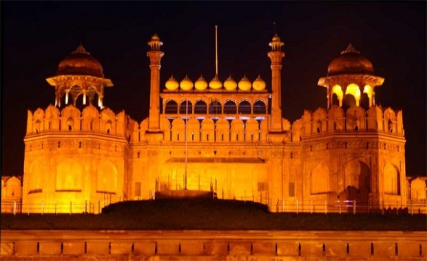 Visit and Explore the Beauty of the Magnificent Forts in India