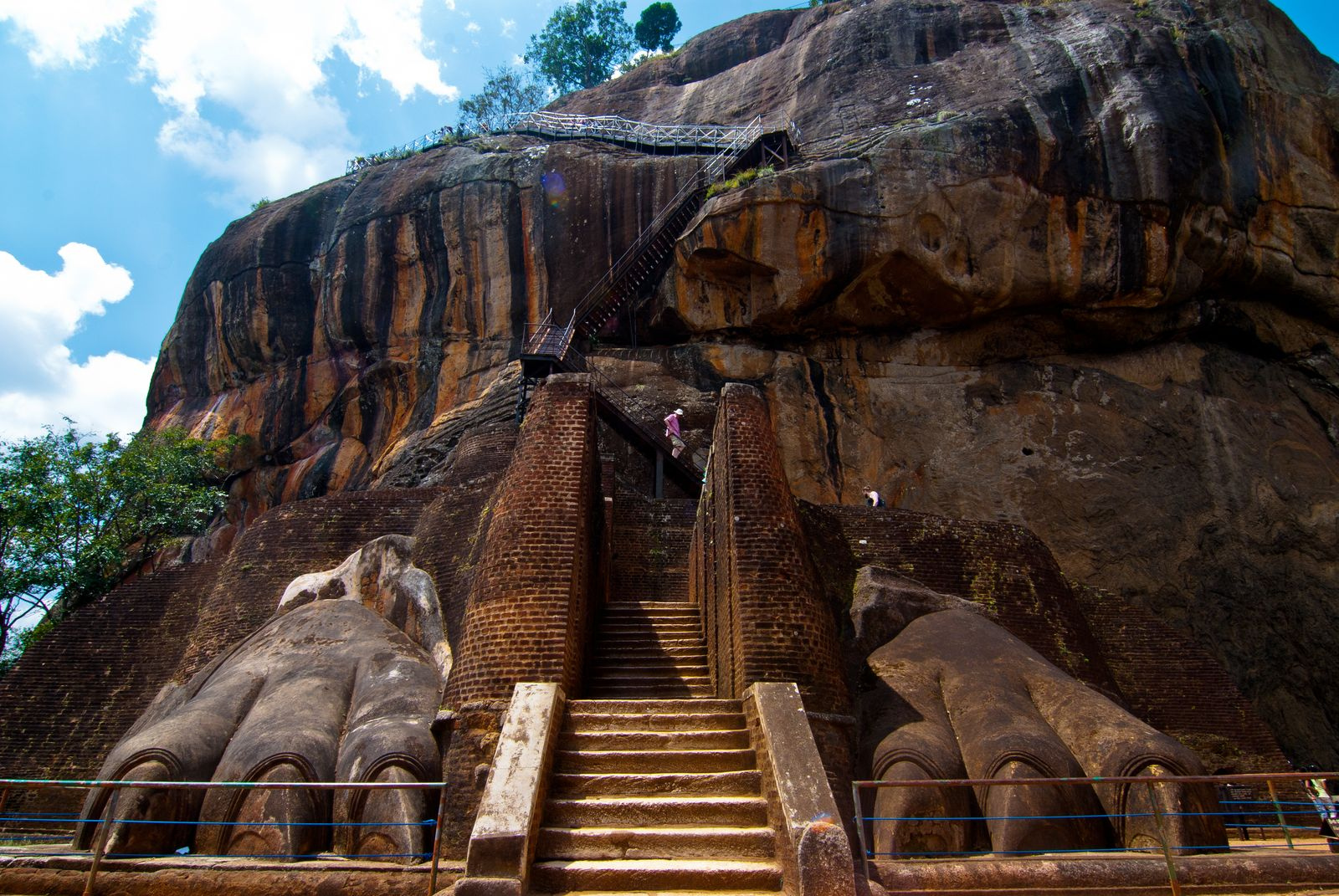 Sigiriya – Wonderful Place Untouched by Ancient Time