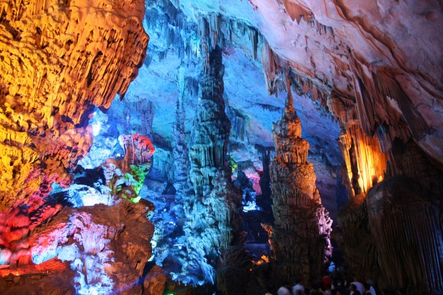 Reed Flute, Incredible Cave in China Reed Flute, Incredible Cave in China