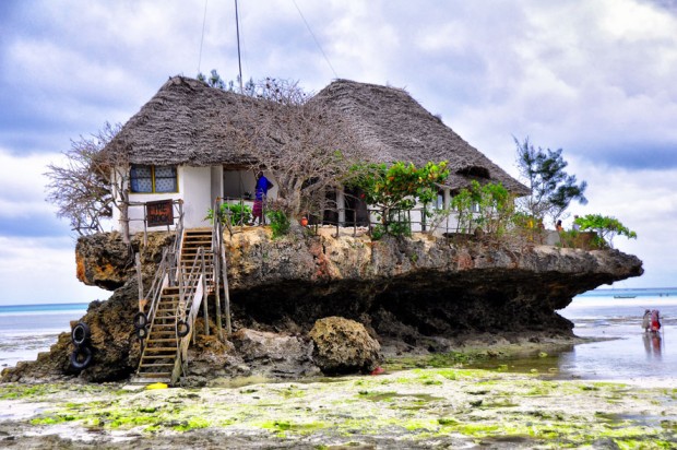 5 Beautiful and Unique, Beach Bars and Restaurants Which Offer a Sense of Timelessness 5 Beautiful and Unique, Beach Bars and Restaurants Which Offer a Sense of Timelessness