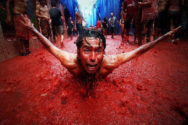 La Tomatina Festival - A Battle With Tomatoes La Tomatina Festival - A Battle With Tomatoes
