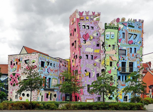 Meet Colorful Rizzi - The Happiest House in The World Meet Colorful Rizzi - The Happiest House in The World